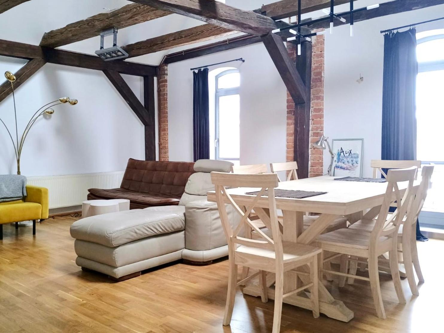 Stara Winiarnia Apartment Walcz
